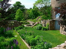 Gardens - Country homes for sale and luxury real estate including horse farms and property in the Caledon and King City areas near Toronto